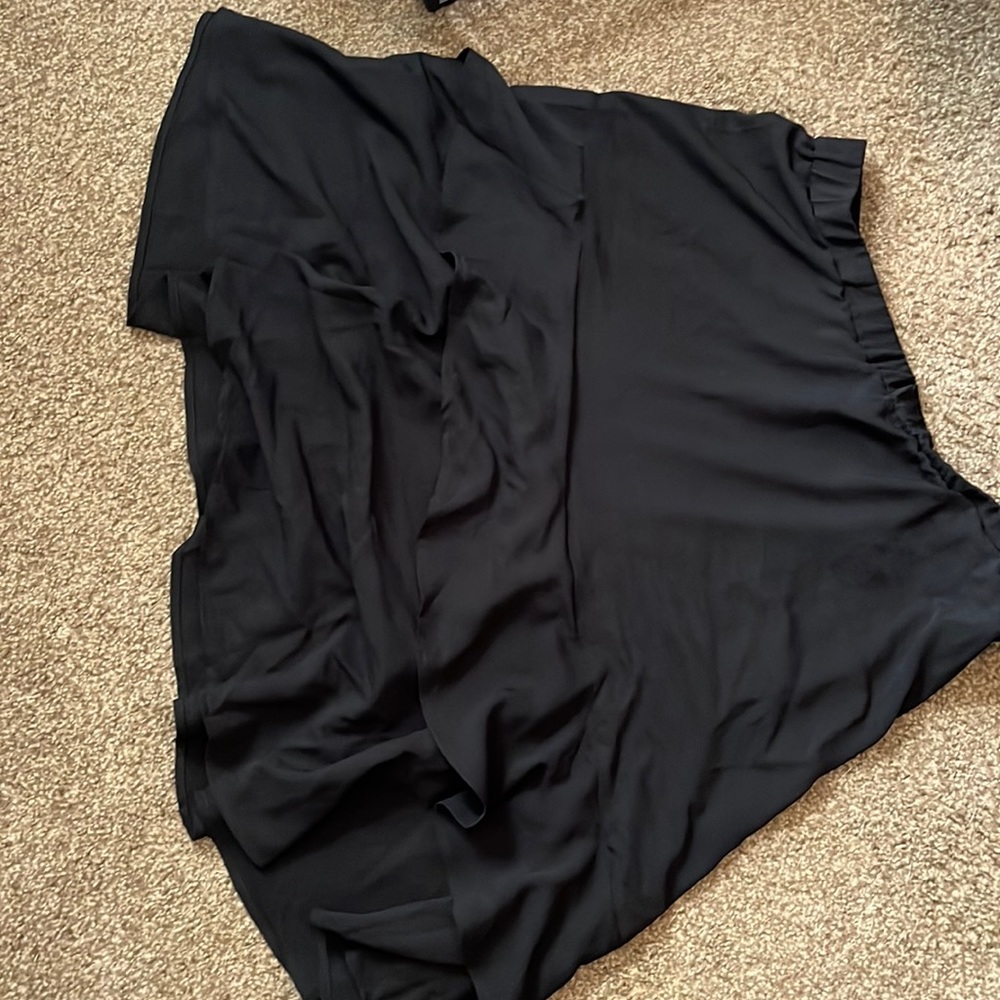 Cute black skirt